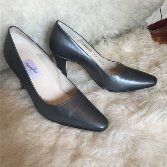 EUC Jacqueline Ferrar pumps - Picture 2 of 4